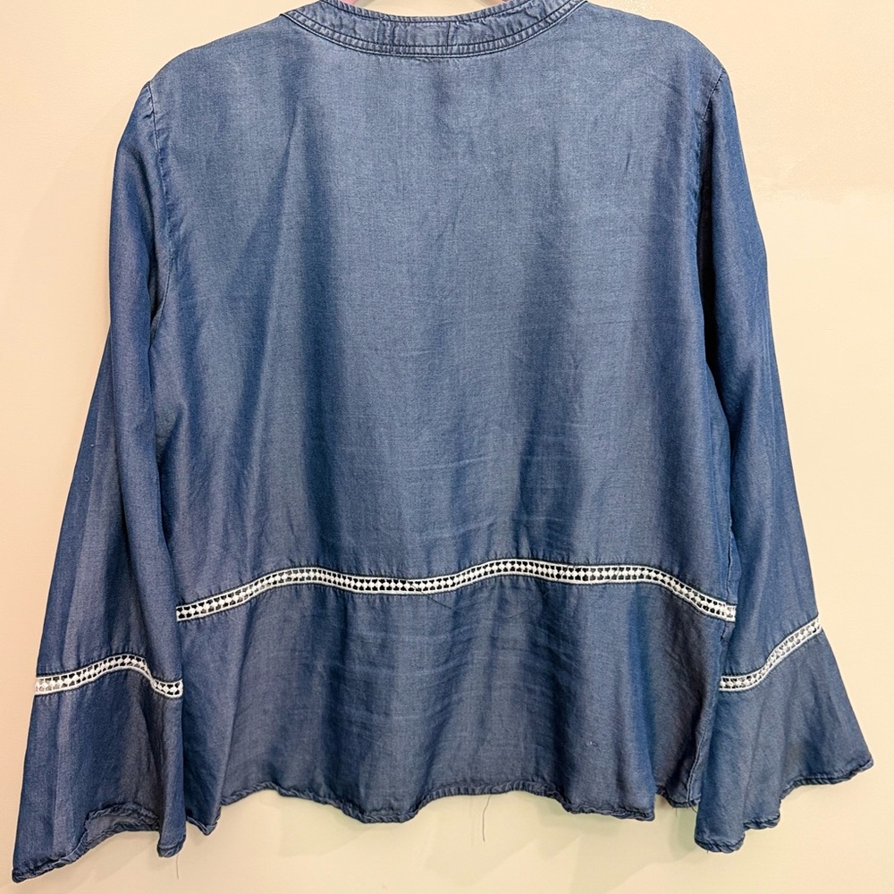 Kim Rogers Blue Blouse with Lace Trim